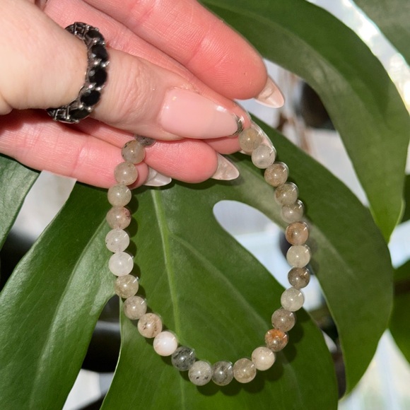 Green Ghost Quartz crystal bracelet - Picture 4 of 4